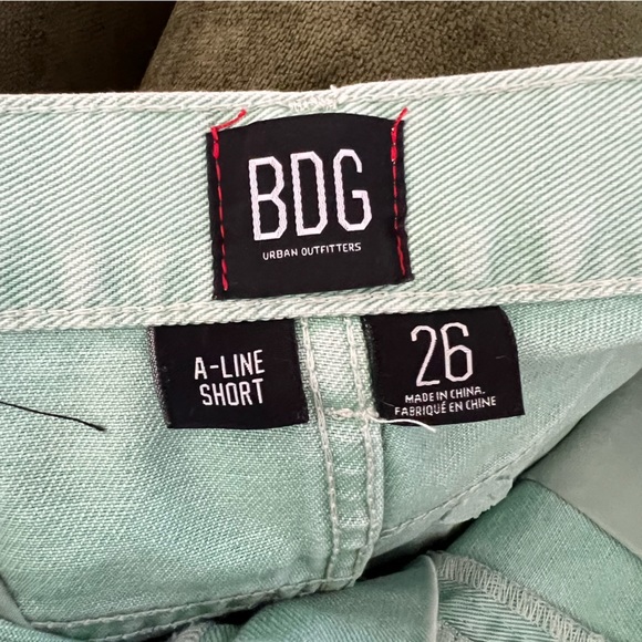 Urban Outfitters BDG A-Line Shorts in Pistachio - Picture 3 of 4